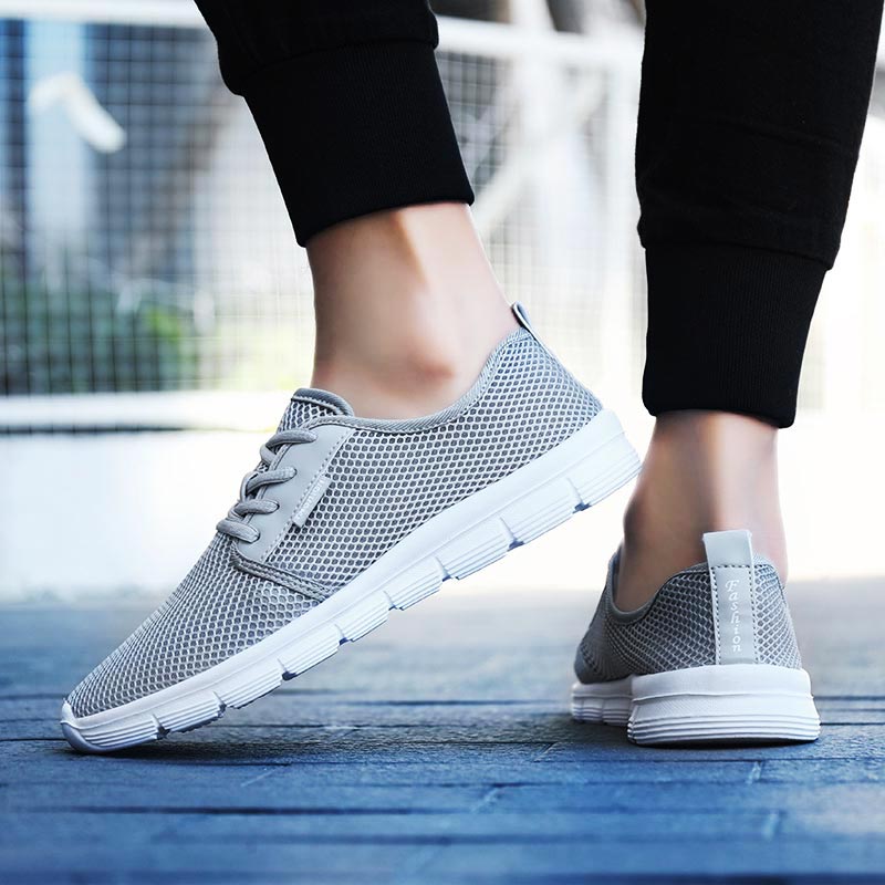 Sepatu kets olahraga ukuran be - Streetwear Brand With White Flowers ulasan dan harga