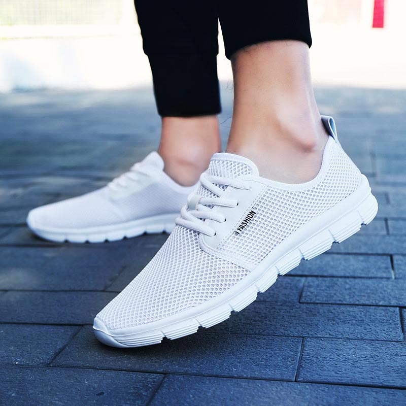 Sepatu kets olahraga ukuran be - Streetwear Brand With White Flowers ulasan dan harga